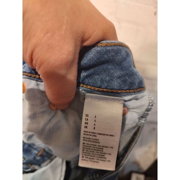 American Eagle stretchy mid-length shorts size 4 * - Picture 3 of 4